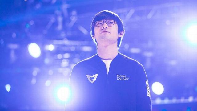 LEC媒体人Wooloo今日也发推爆料：2023年英雄联盟全球总决赛将在韩国举行，伦敦将举办2023年季中冠军赛。