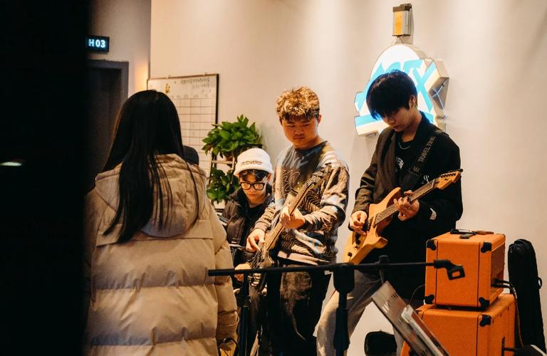 Meiko英文流：赛季初出师不利，但Uzi加入后我们在慢慢步入正轨了